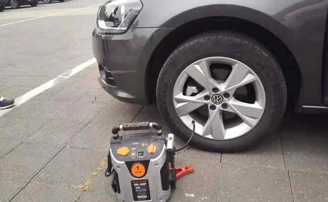 南涧汽车搭电案例