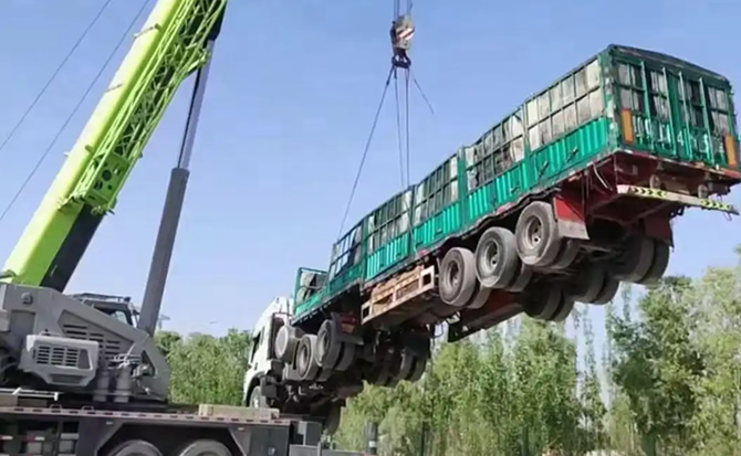南涧道路脱困救援案例